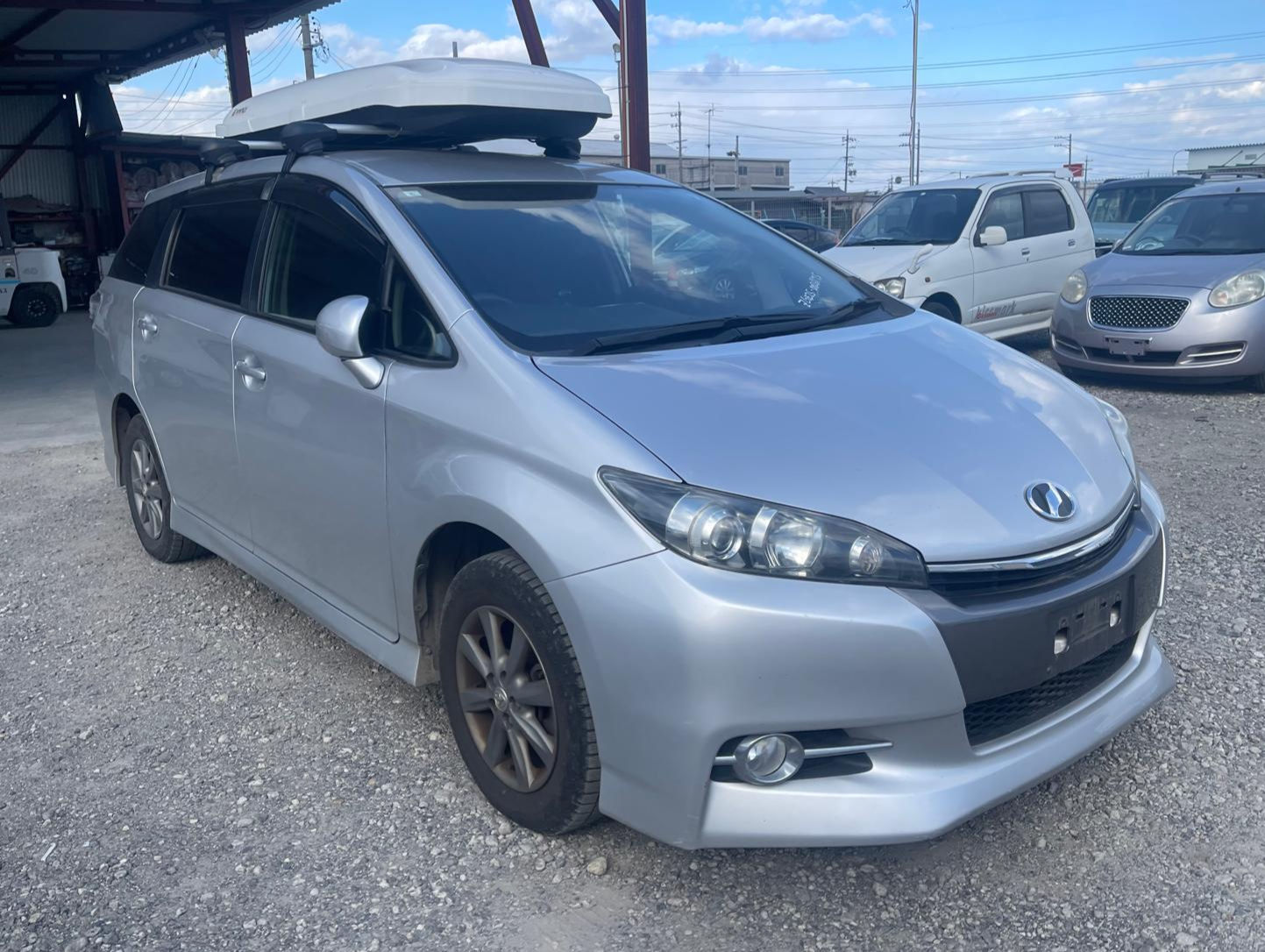 TOYOTA WISH 2013