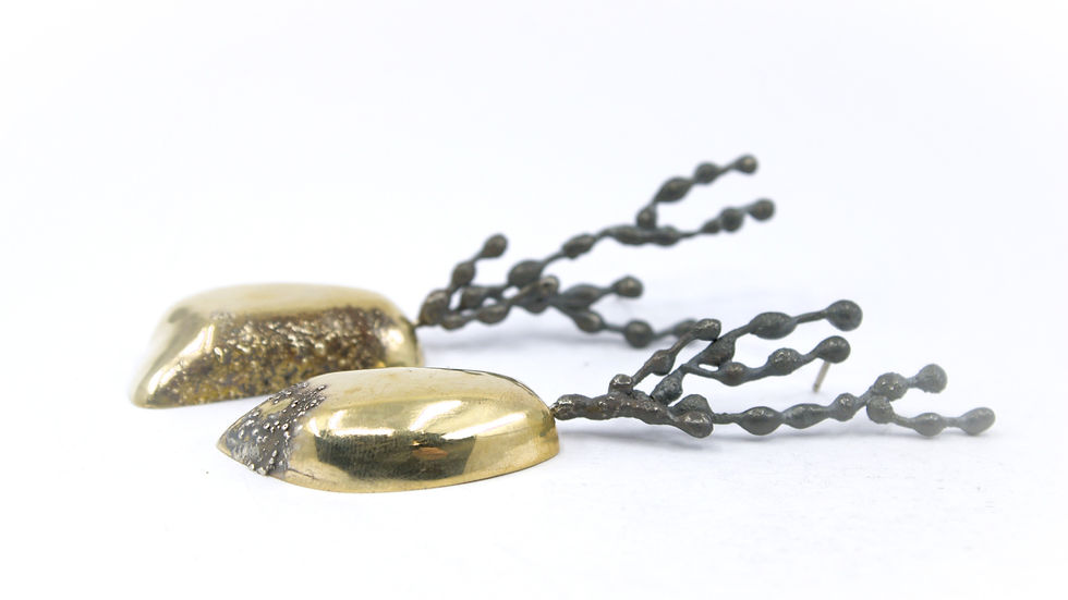 Pebble Seaweed Studs