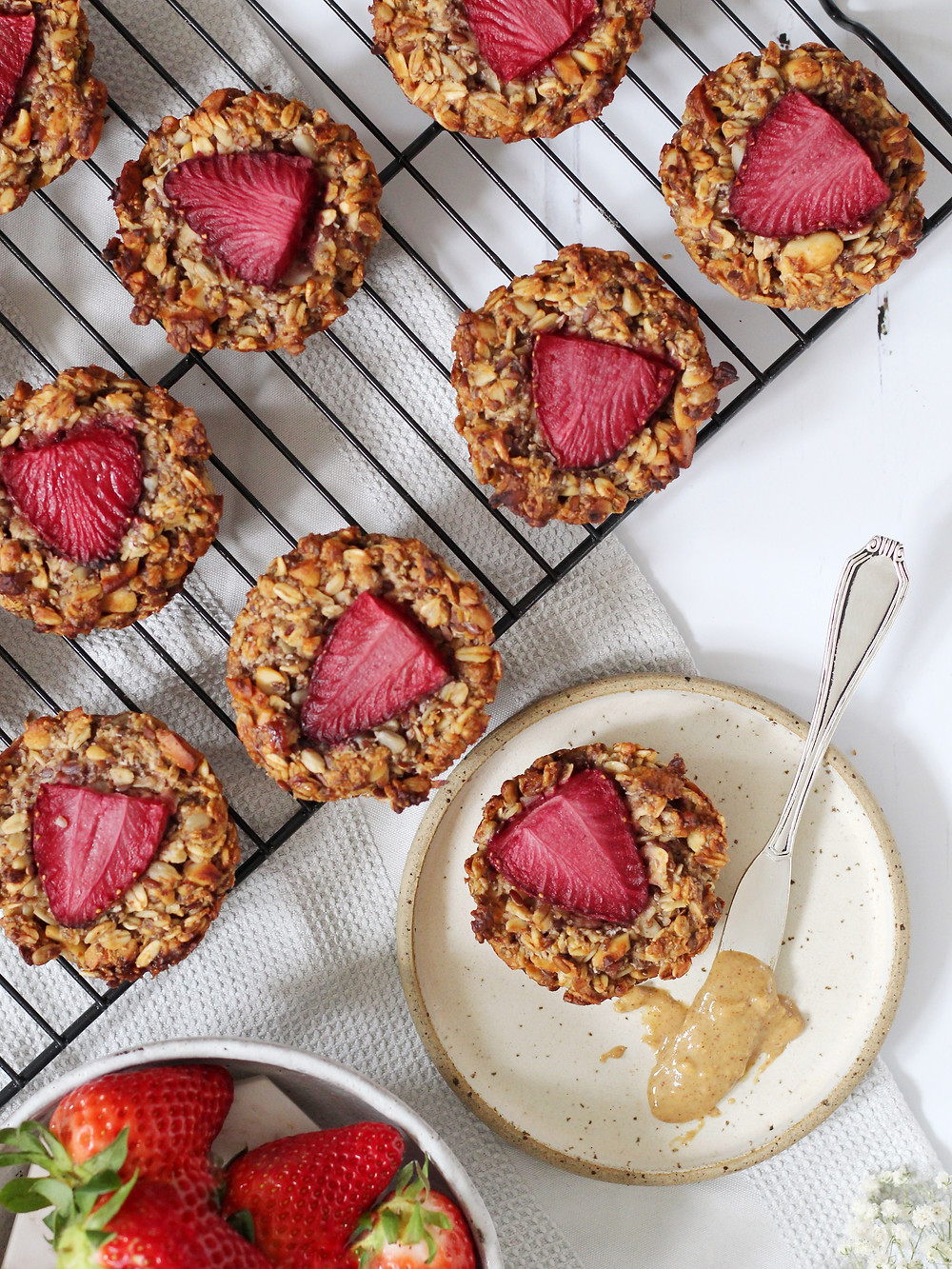 Strawberry Peanut Butter Baked Oat Cups