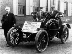 Thomas Edison and friends in a car in downtown Fort Myers