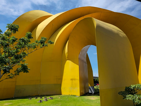 Arcos del Milenio: el monumento moderno que vigila Lázaro Cárdenas