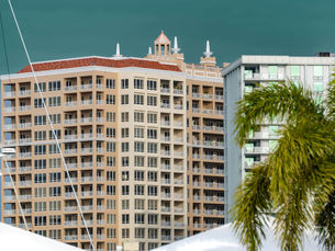 Condo Cliff Crisis: Navigating Florida’s Financial Turbulence in Real Estate