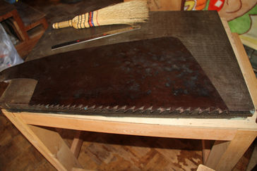 無垢の板を江戸時代の鋸で挽く