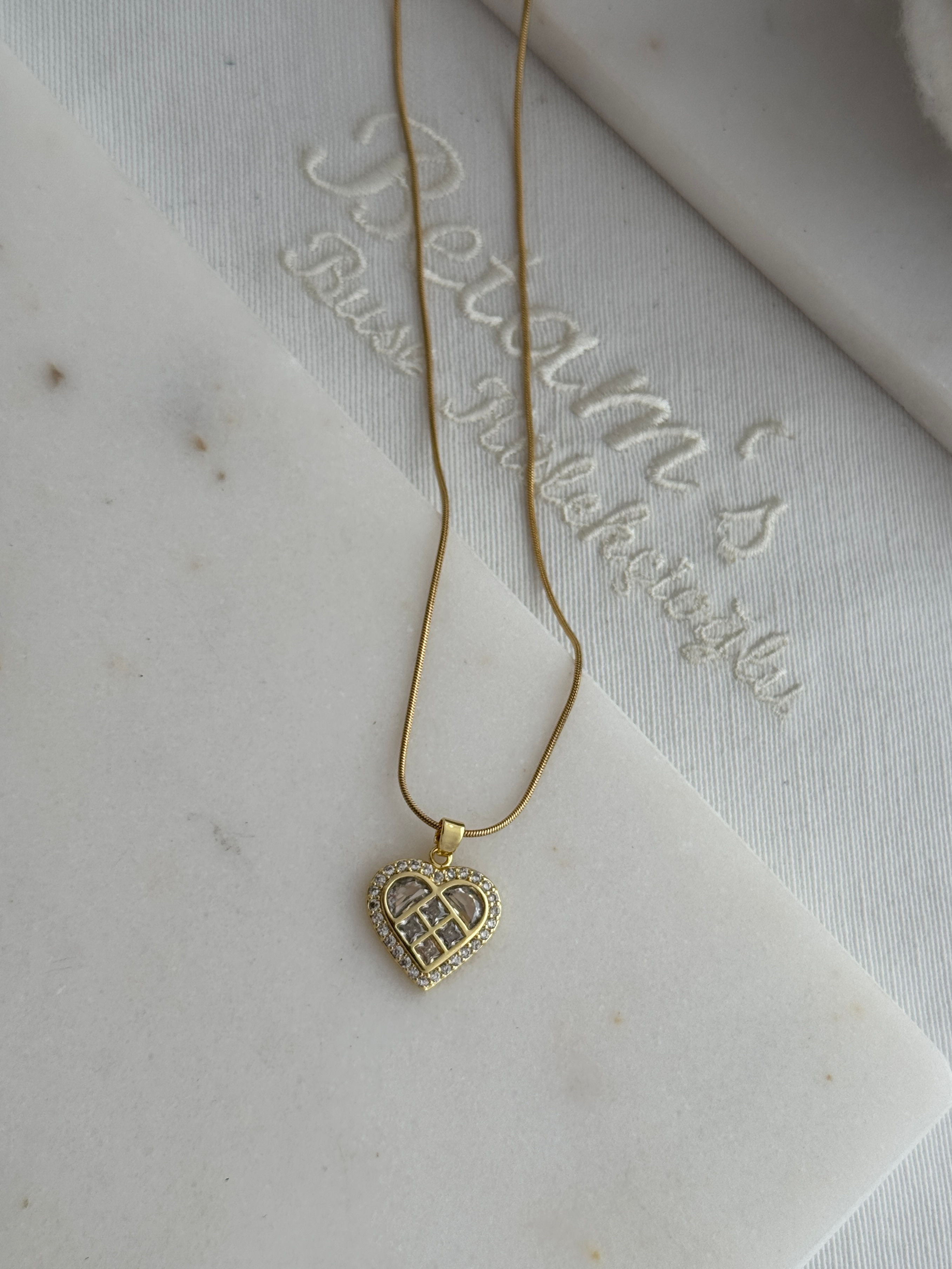 Gold kalp detaylı çelik kolye DC-042