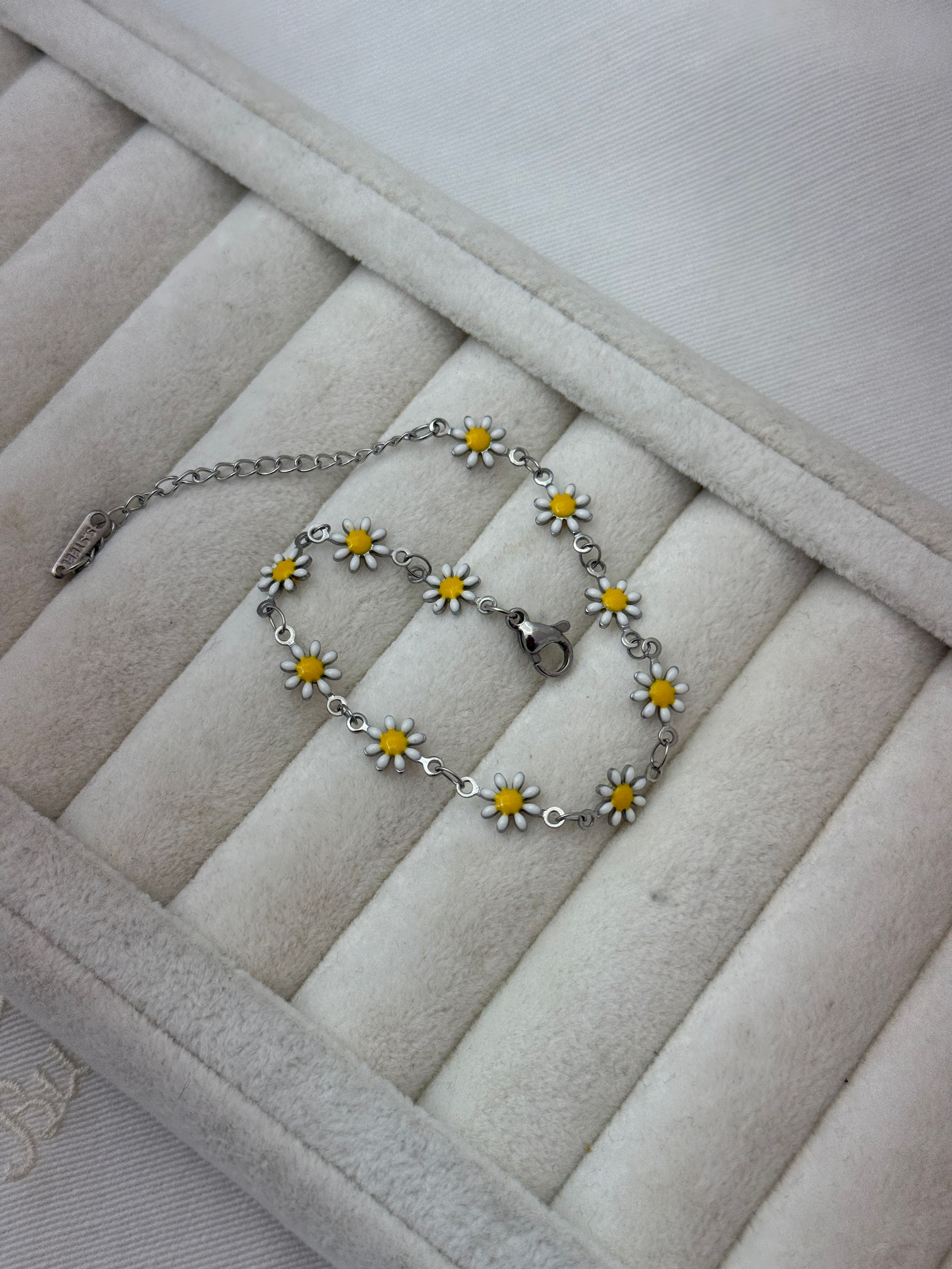 Gümüş rengi papatyalı çelik bileklik B-0072