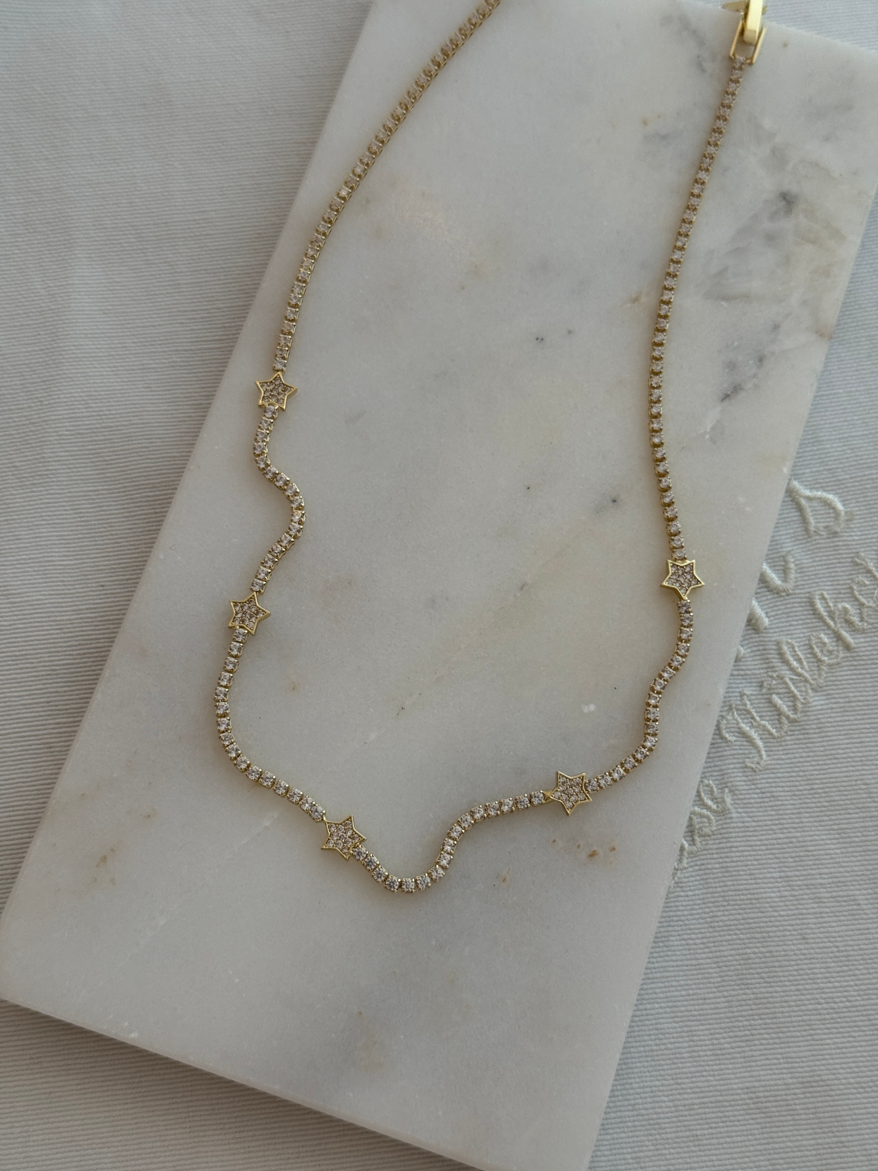 Gold taşlı su yolu yıldızlı kolye DK-073