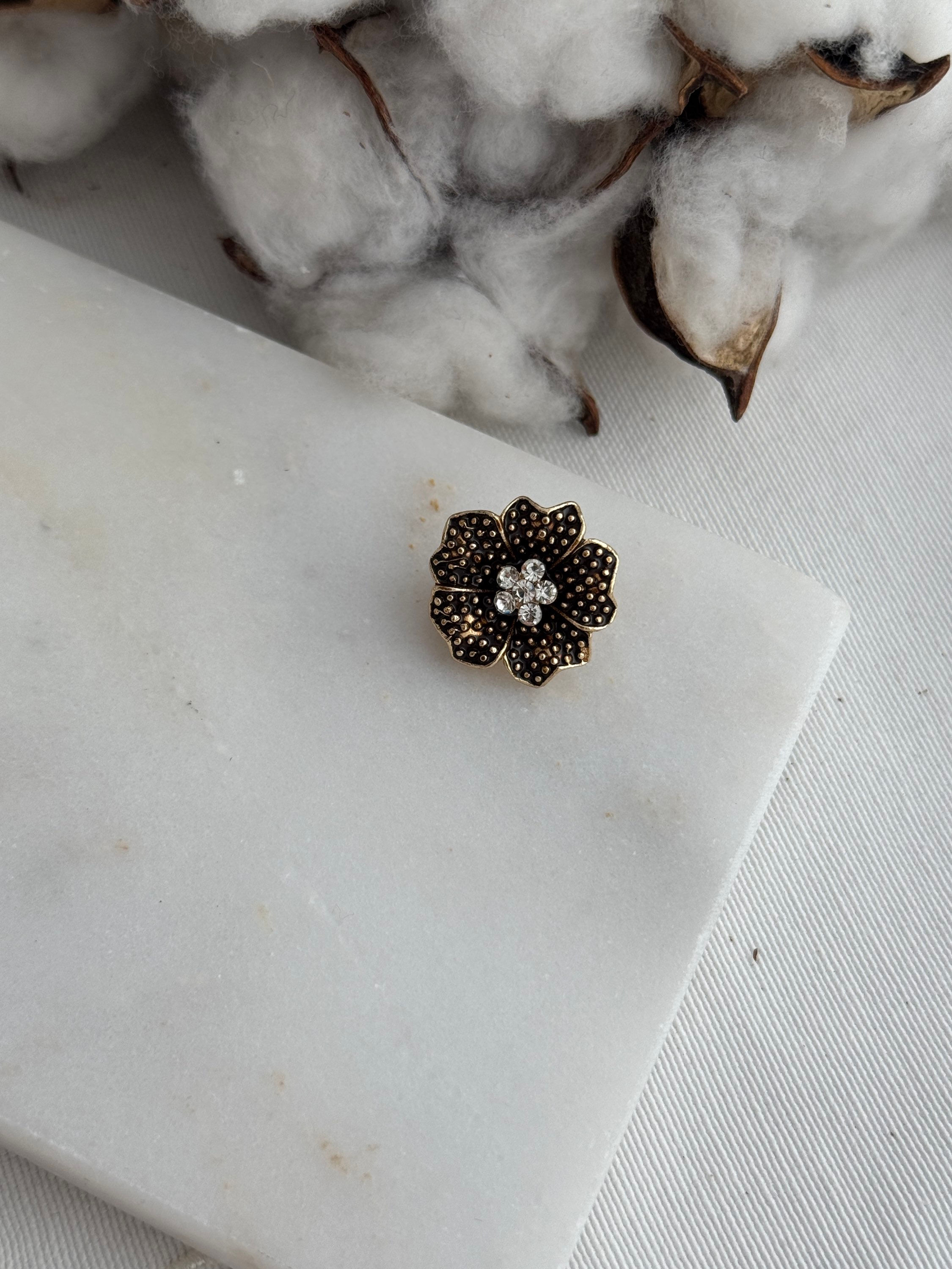 Siyah çiçek model broş BRŞ200