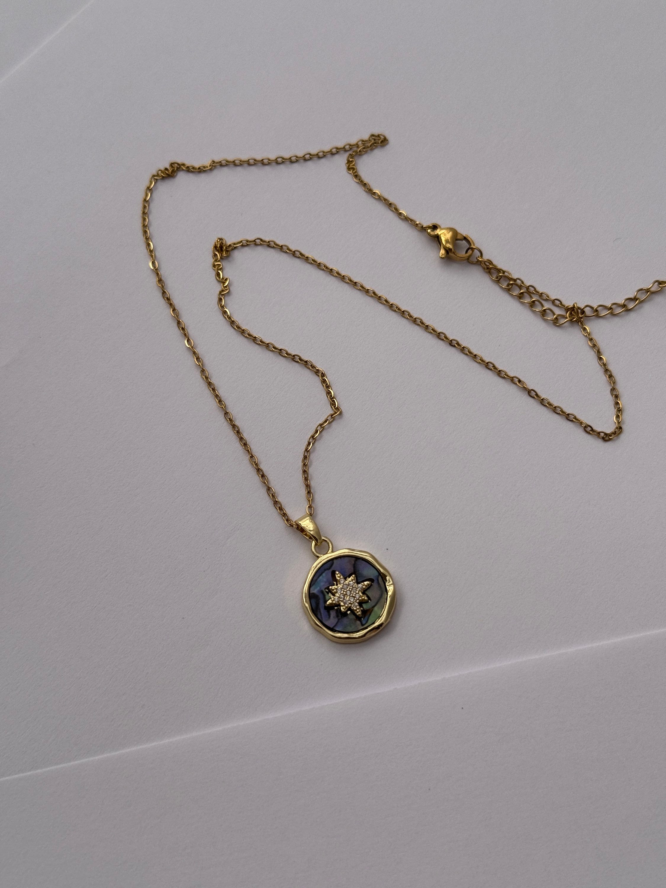 Kuzey yıldızı detaylı çelik kolye CKLY240