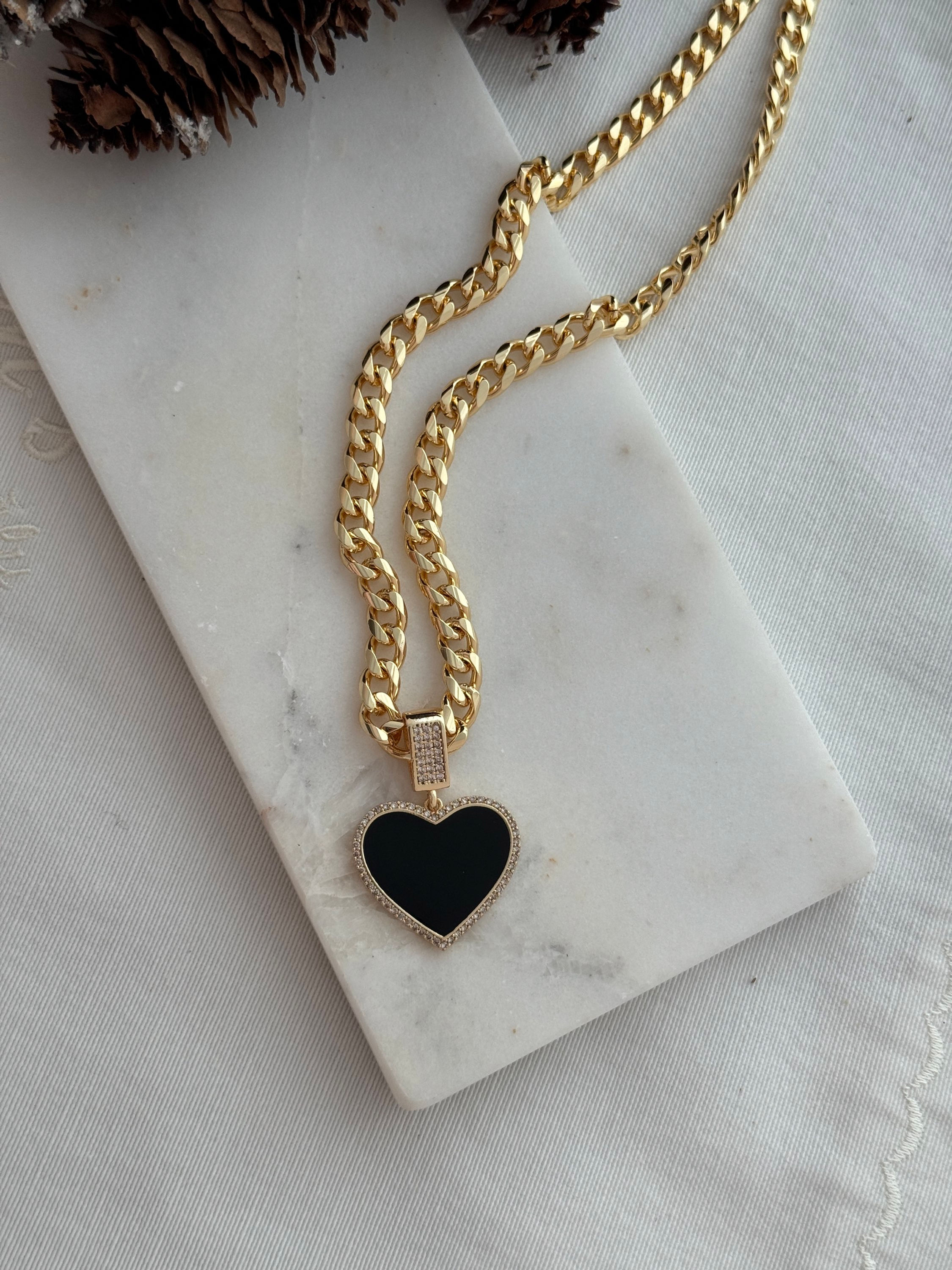 Siyah kalpli kolye KKLY065