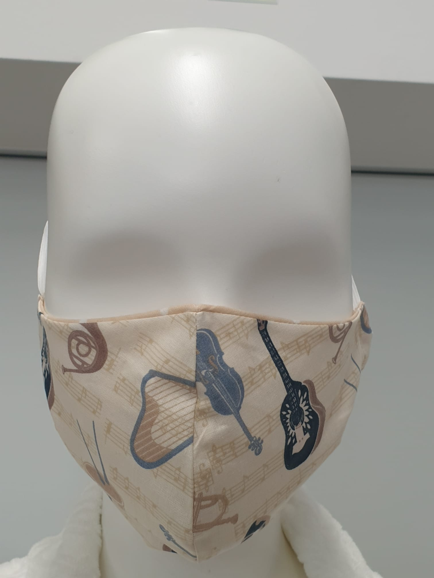 Gesichtsmaske Musikinstrumente beige