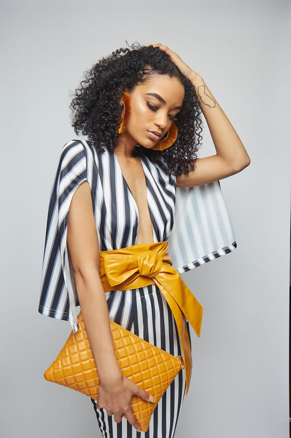 Style 102602 Black And White Stripe 10 Hours Of Fashion