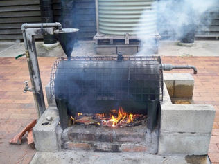 Un poele pour la production d'eau chaude
