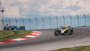 IndyCar Mid-Ohio Friday: tricky track conditions and drivers looking to improve