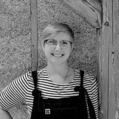 Emma Baker Cwm Arian