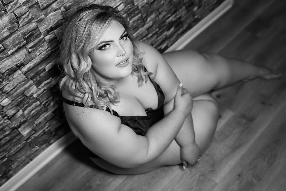 houston-boudoir-photographer-for-women-boudoir-by-lorie-and-co (14 of 39).jpg