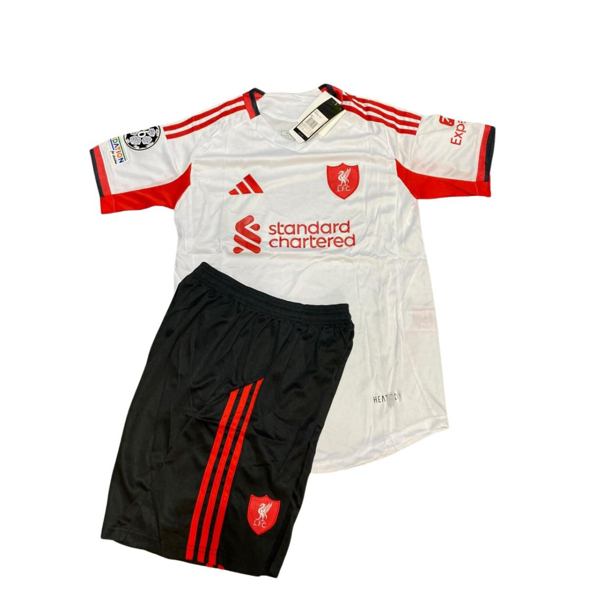 Uniforme de futbol blanco con rojo
