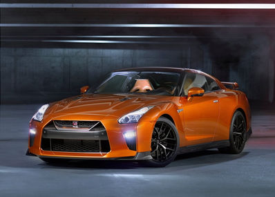 Nissan lanza un servicio “a lo Netflix”: suscripciones para manejar hoy un GT-R y un LEAF mañana