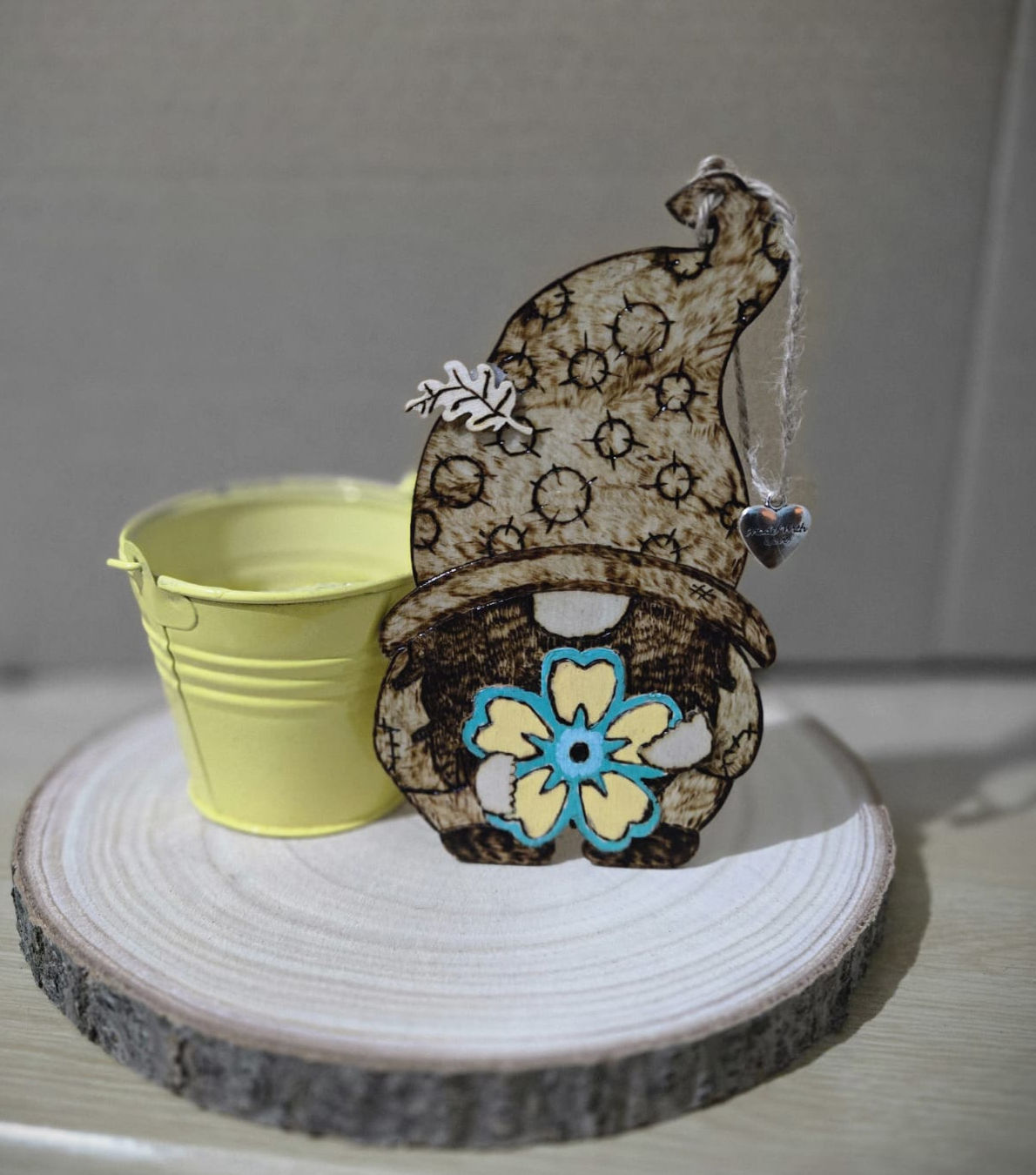 Garden gonk hang up living area