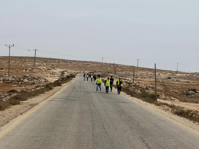 איך אנחנו חיות לנוכח הסוף של הדברים כולם. זהו, זה הדבר