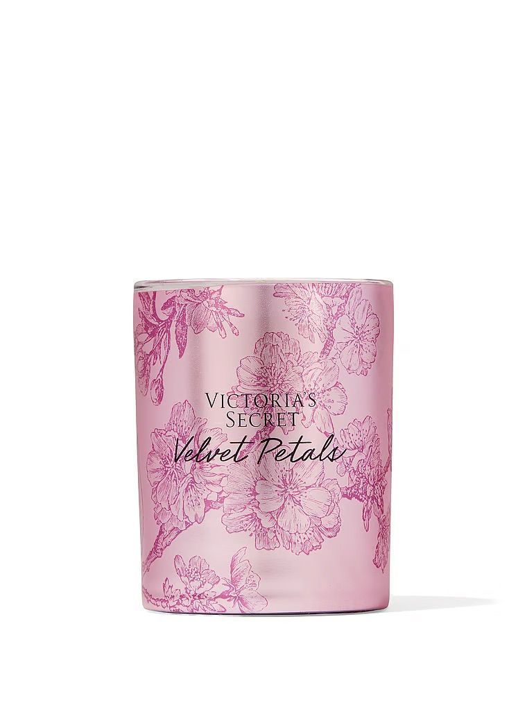 Fragrance Description Type: Fruity Gourmand  Lush blooms. Almond glaze. Made you blush.