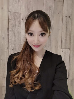 Evelyn Tam (Hong Kong)