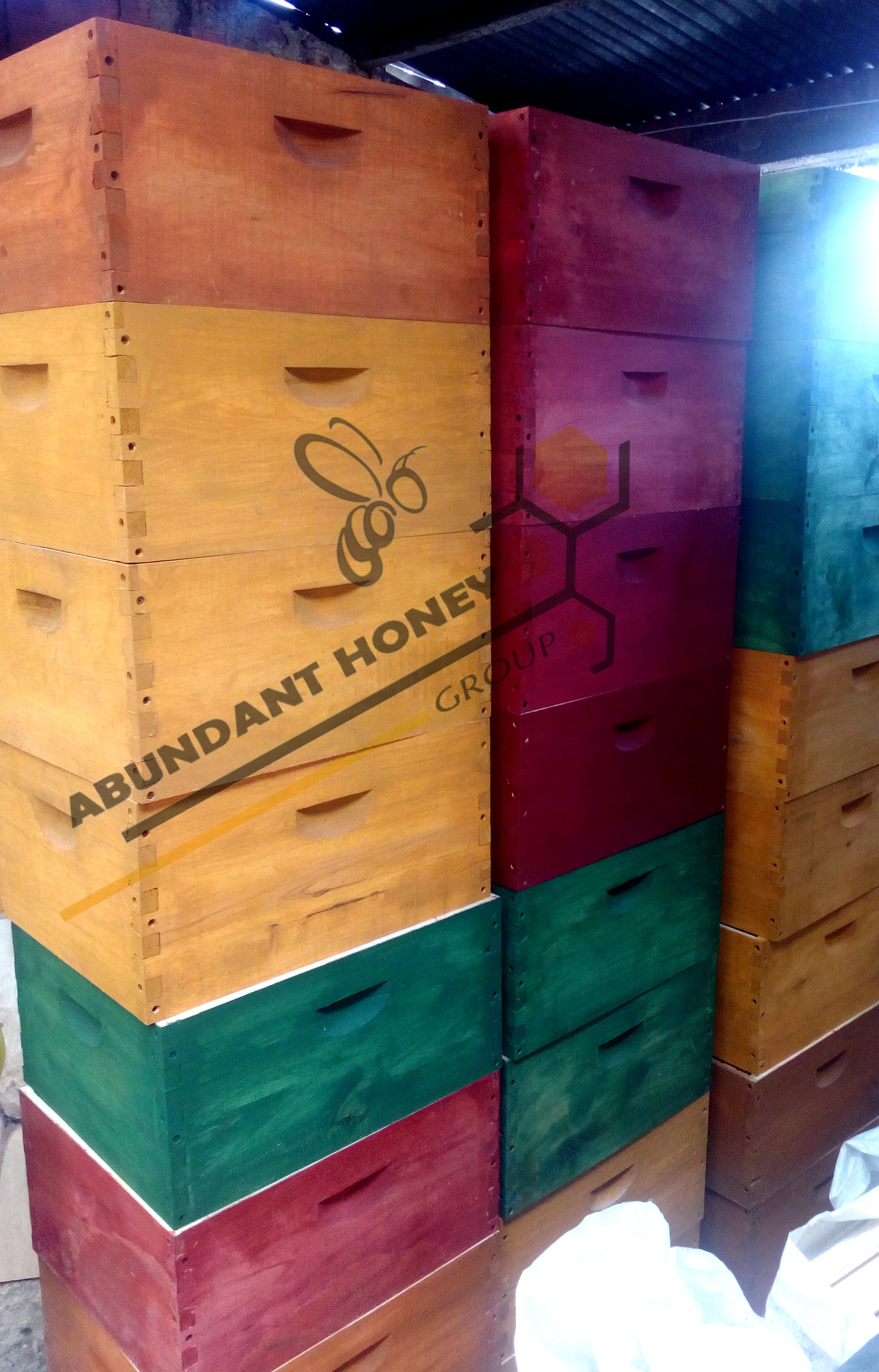 Material e mplementos apicultura ABUNDANT HONEY GROUP.jpg