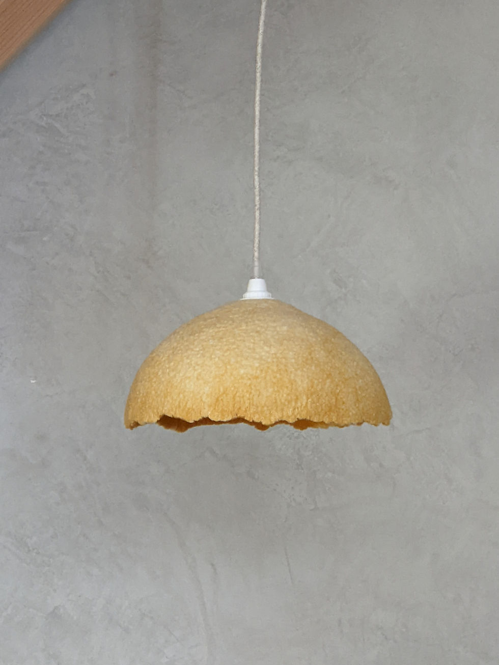 Thumbnail: Lampe suspension ONDÉE jaune