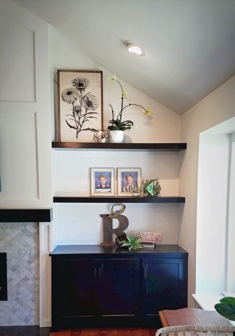 Built-in book shelf styling