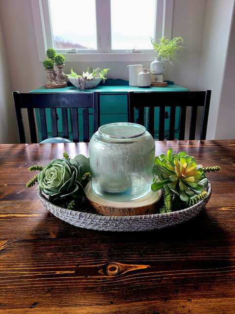 Breakfast nook decor