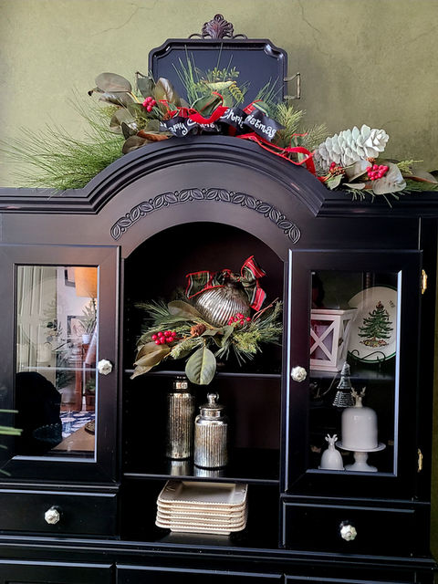 Simple changes to fixed pieces bring the season into the home