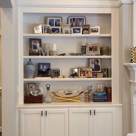 Built-in book shelf decor detail