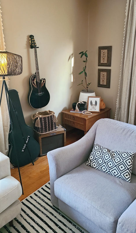 Guitar corner decor
