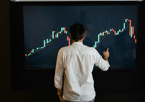 Exploiter les dynamiques d’un marché marqué par la volatilité boursière pour investir à long terme