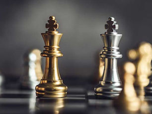 Private equity VS dette privée, deux stratégies d’investissement analysées.