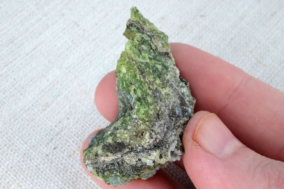 Thumbnail: Cuprian Smithsonite