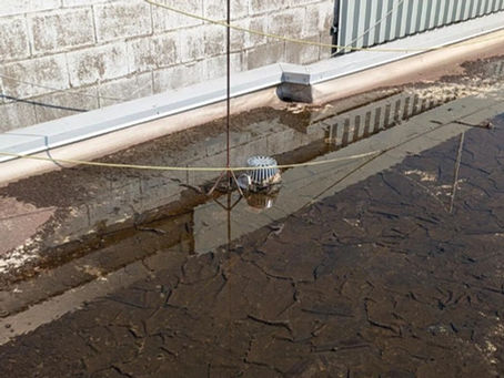 Acumulação de detritos nas coberturas planas de edifícios