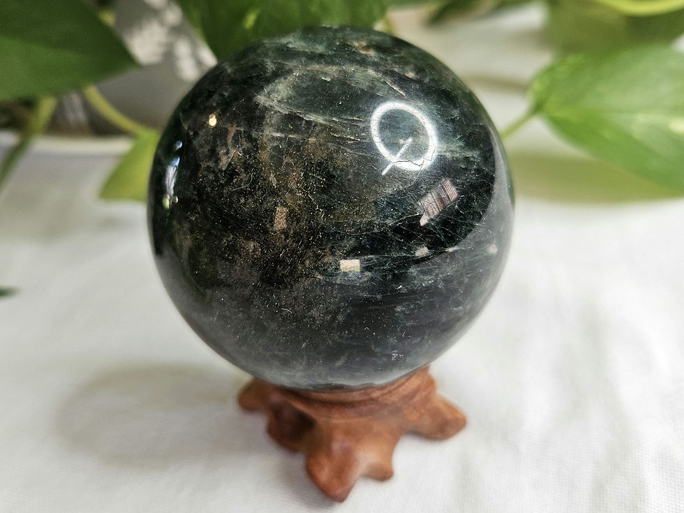 Emerald - Sphere - 380g