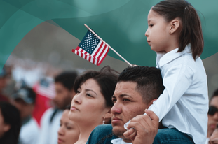 Republicanos apoyan a Trump en corte y Congreso para bloquear ciudadanía por nacimiento a hijos de indocumentados