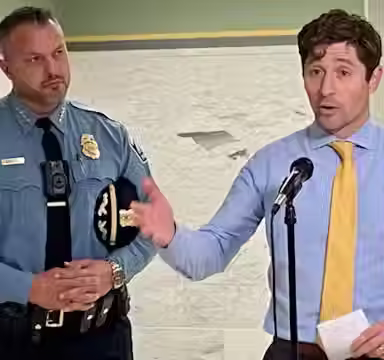 Reforma policial de Minneapolis: Alcalde Frey firma una orden para implementar un decreto de consentimiento sin el gobierno federal