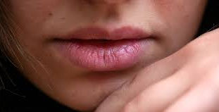 Si despiertas con boca seca o con un sabor amargo, puede ser causa de enfermedad