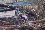 La unidad K-9 de Minnesota se dirige al condado de Kerr, Texas, para ayudar en los esfuerzos de recuperación tras las inundaciones, dice el gobernador Walz.