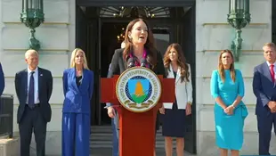 "Los beneficiarios de Medicaid podrían llenar los vacíos dejados por los trabajadores inmigrantes en el campo que fueron deportados", dice la secretaria de agricultura de USA