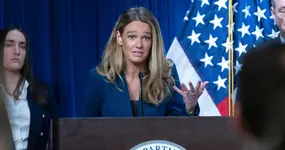 Renuncia la portavoz del Departamento de Seguridad Nacional Tricia McLaughlin