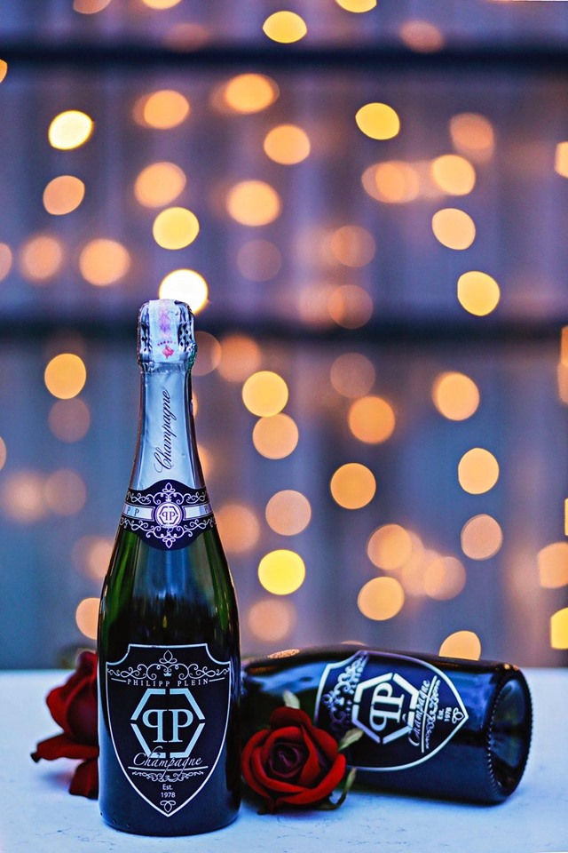 Thumbnail: PHILIPP PLEIN - CHAMPAGNE