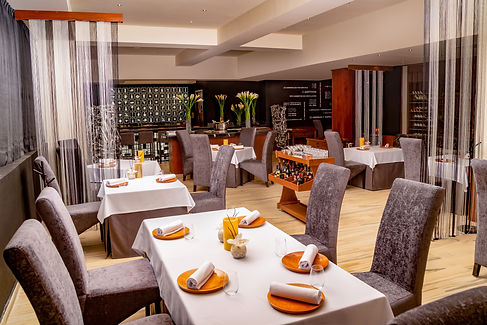 GrandOasisPalm_CareyesRestaurant (1).jpg