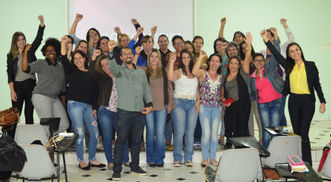 MULHERES PRESTIGIAM PALESTRAS DE WILLIAM NASCIMENTO E ROBERTA BRITO NO HOSPITAL MAHATMA GANDHI