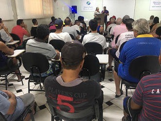 Katia Cristina Ferraz faz palestra no Hospital Mahatma Gandhi, marcando o Dia da Conscientização do