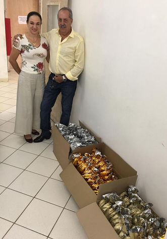 Catanduva-SP:
CASAL ORGANIZA DOAÇÃO DE PRESENTES DE NATAL AOS PACIENTES