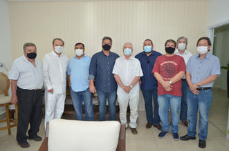 Hospital Mahatma Gandhi recebe a visita do renomado político e médico Eleuses Paiva