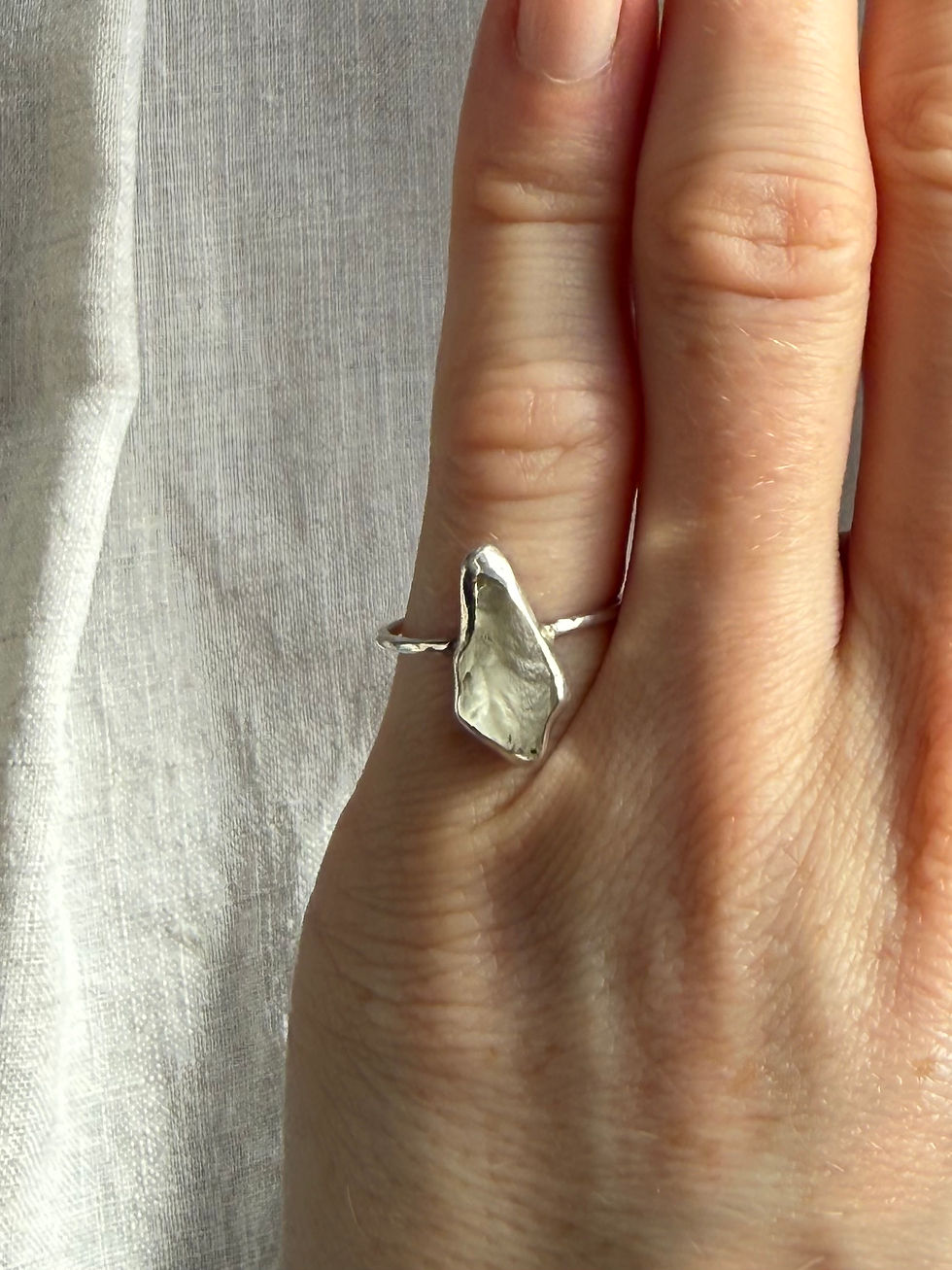 Thumbnail: Quartz Ring